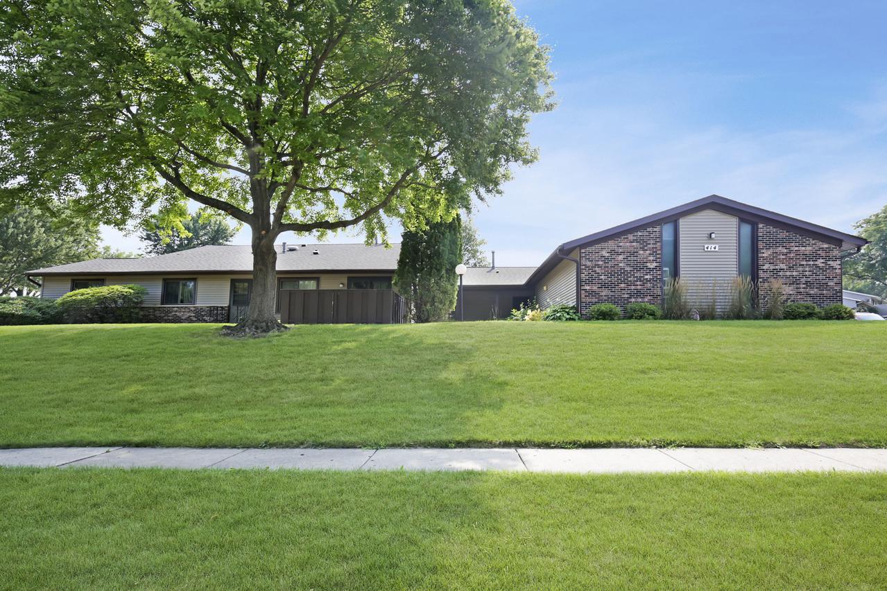 414 Waters Edge Dr. #A, Mchenry, IL 60050