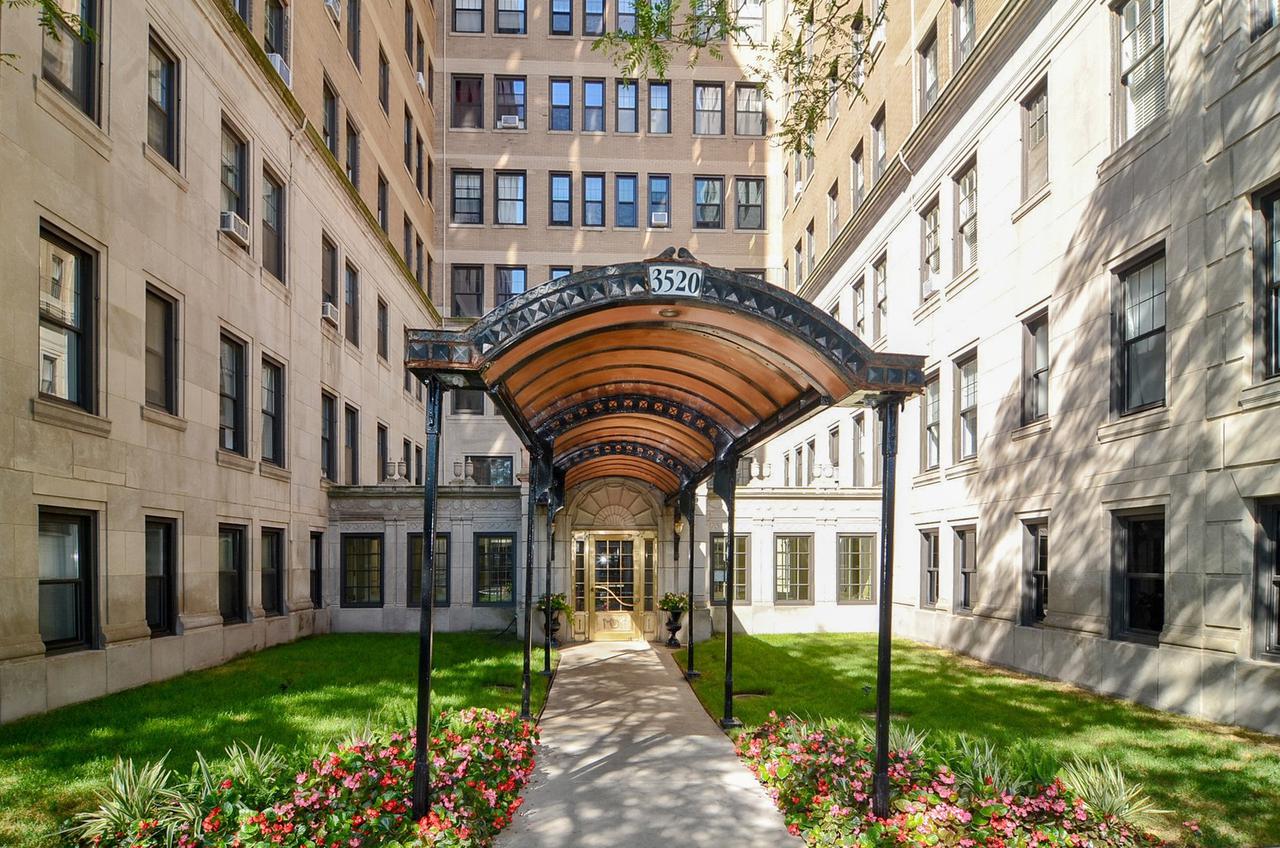 3520 N Lake Shore Dr. #3H, Chicago, IL 60657