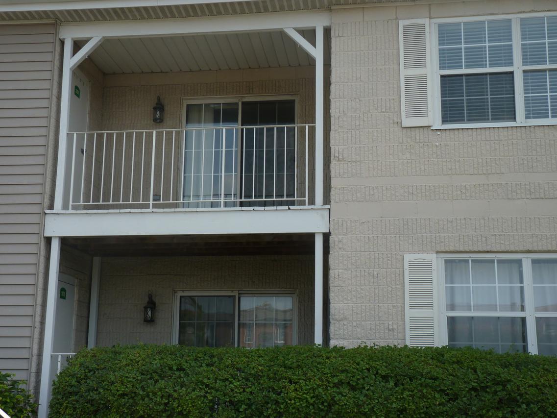 794 N Gary Ave. #201, Carol Stream, IL 60188