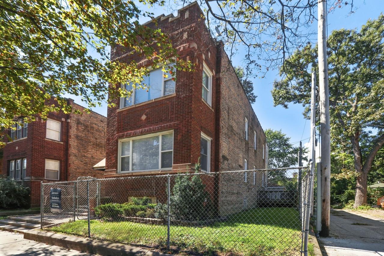 7418 S Kingston Ave., Chicago, IL 60649