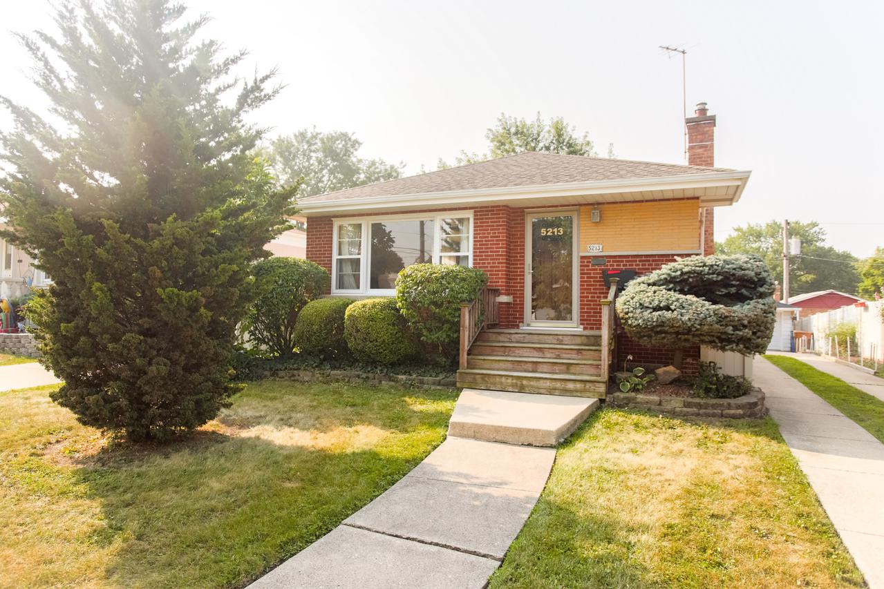 5213 W 99th St., Oak Lawn, IL 60453