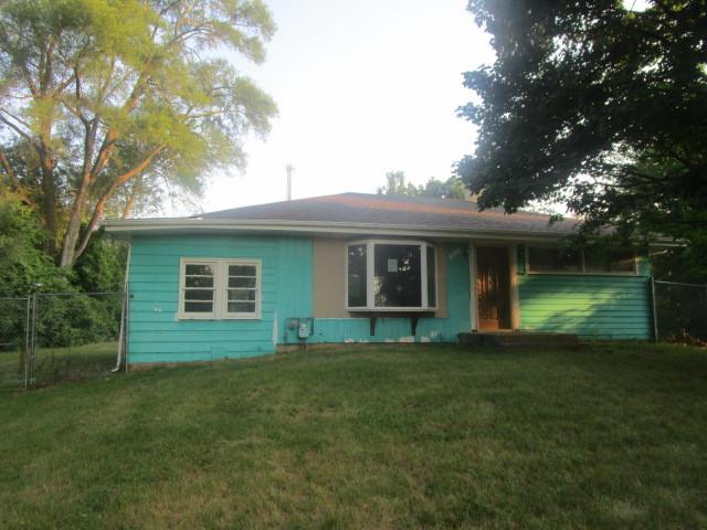 408 W Dowell Rd., Mchenry, IL 60051