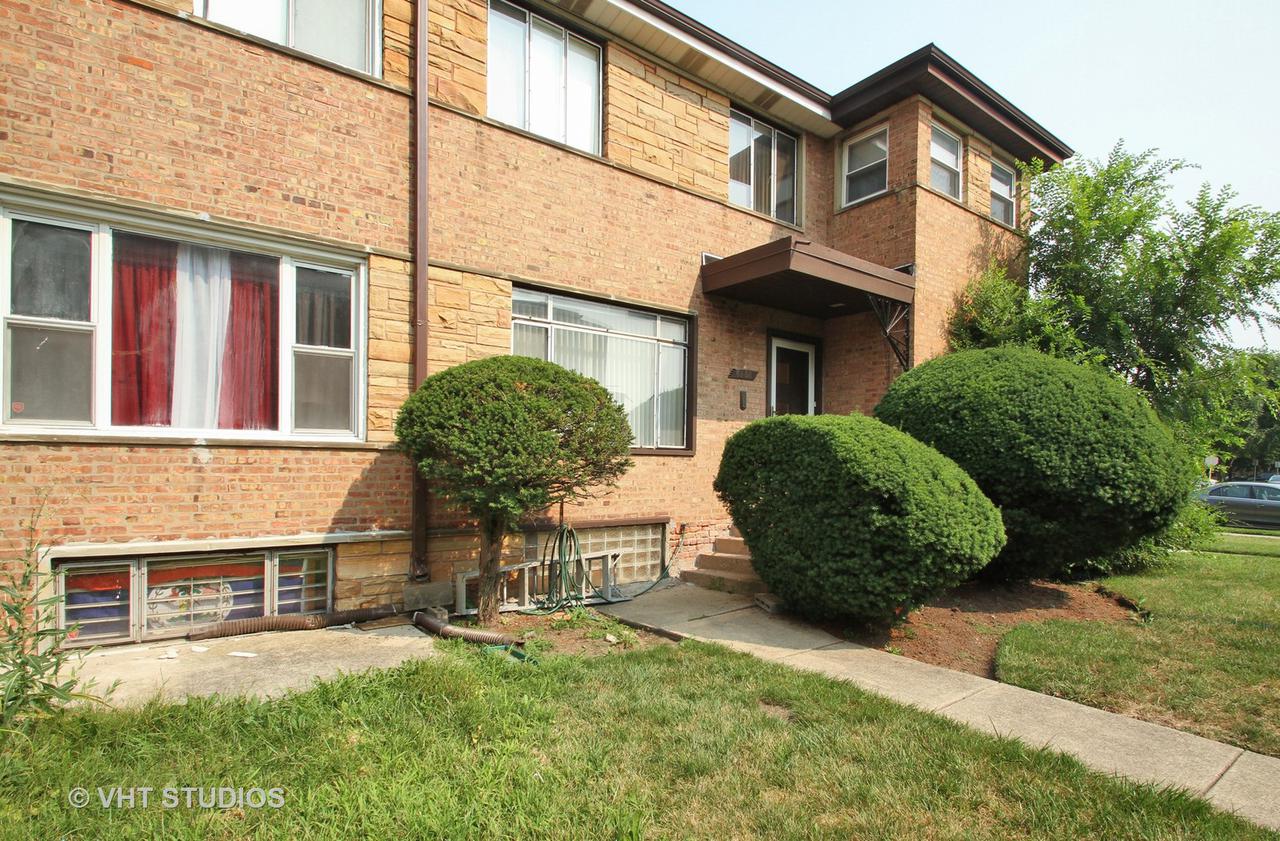 6858 Lincoln Ave., Lincolnwood, IL 60712