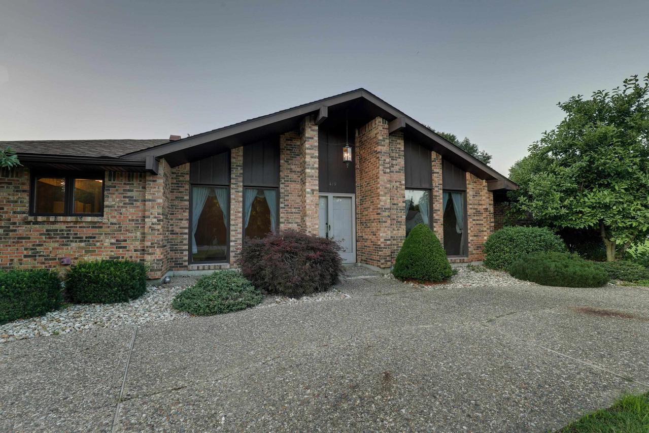 419 Spring Lake Drive Dr., Quincy, IL 62305
