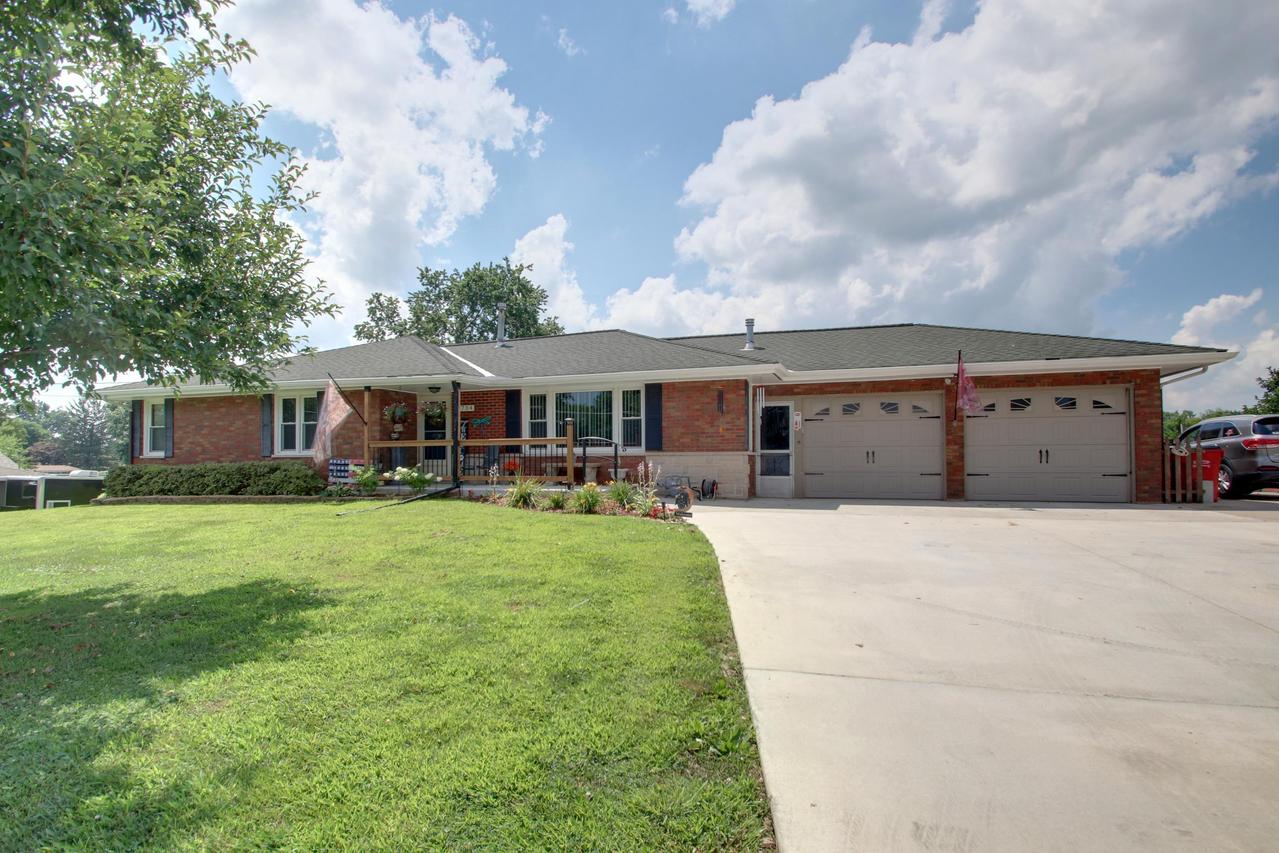 2734 Payson Rd., Quincy, IL 62305