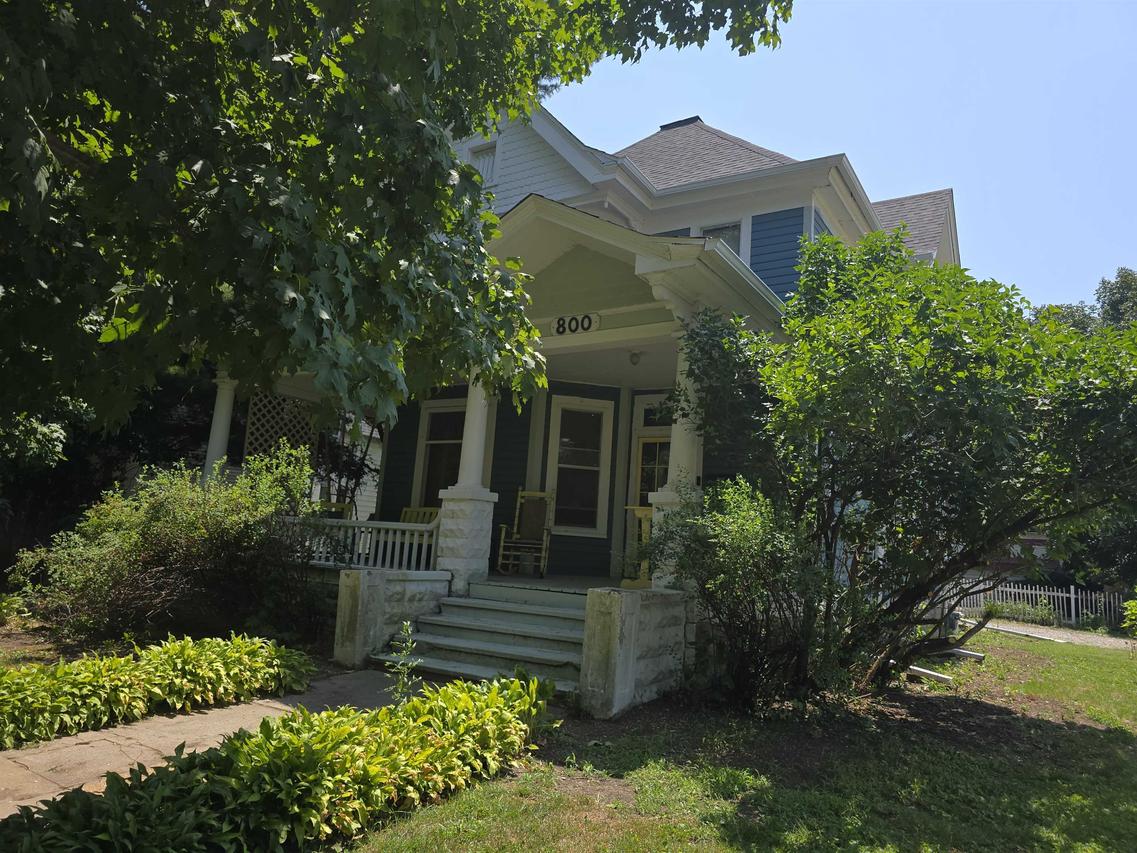 800 Main St., Carthage, IL 62321