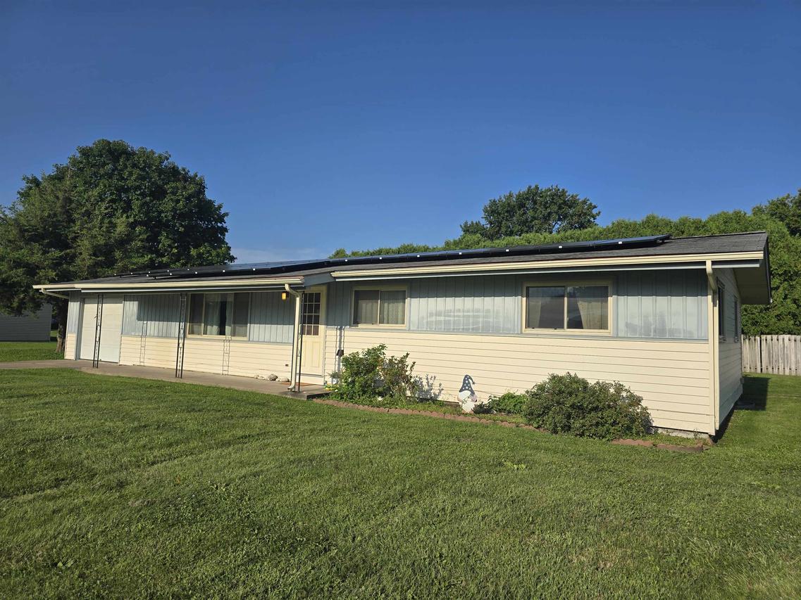 319 Rogers Rd., Carthage, IL 62321