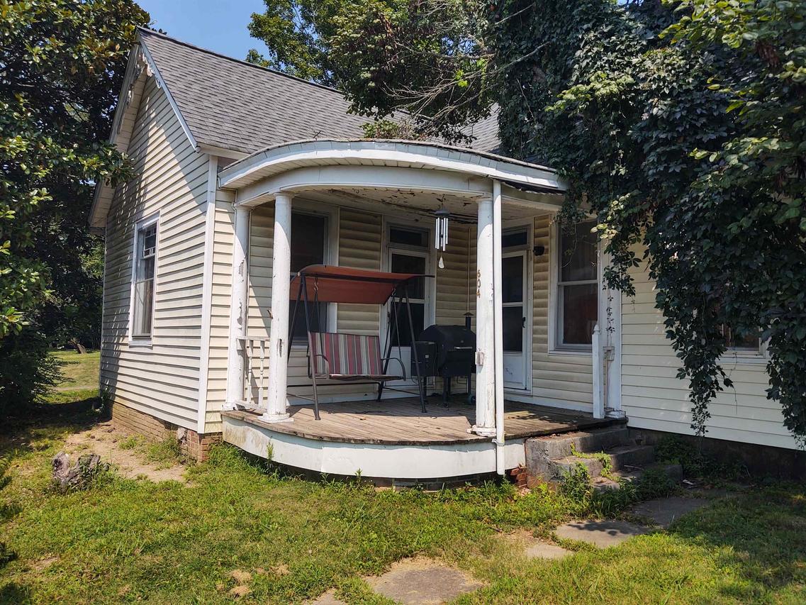 604 W Vine St., Vienna, IL 62995