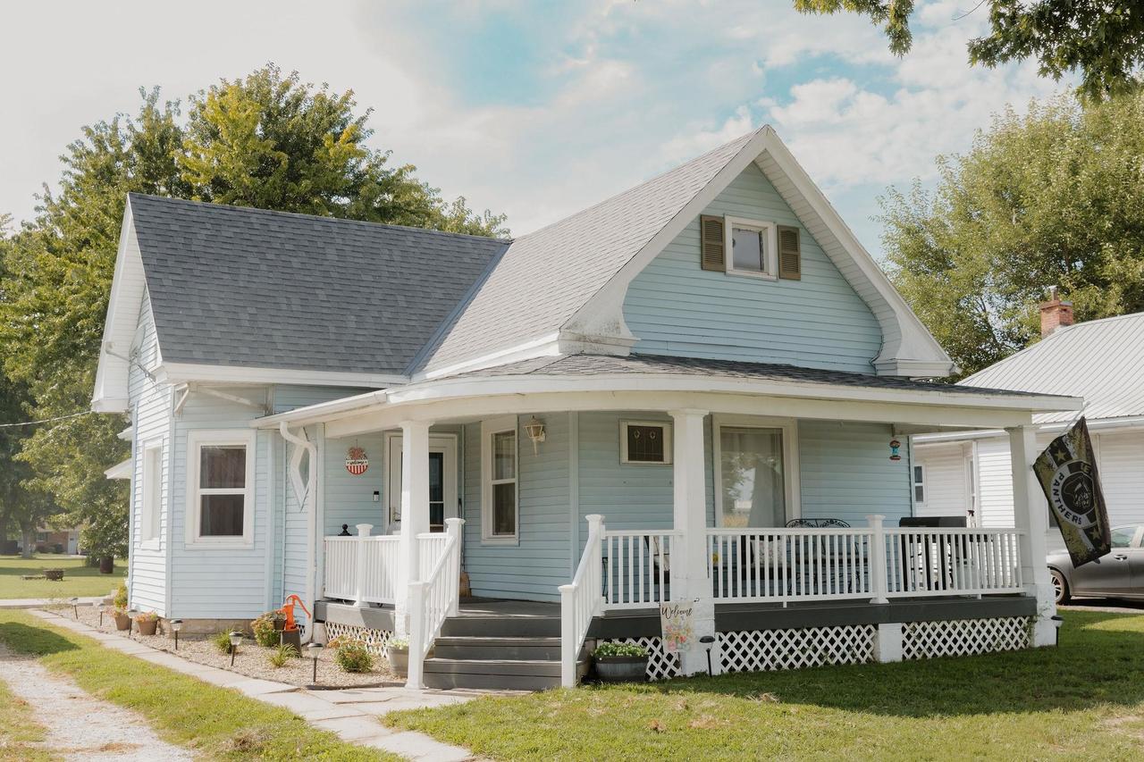402 N Augusta Rd., Clayton, IL 62324