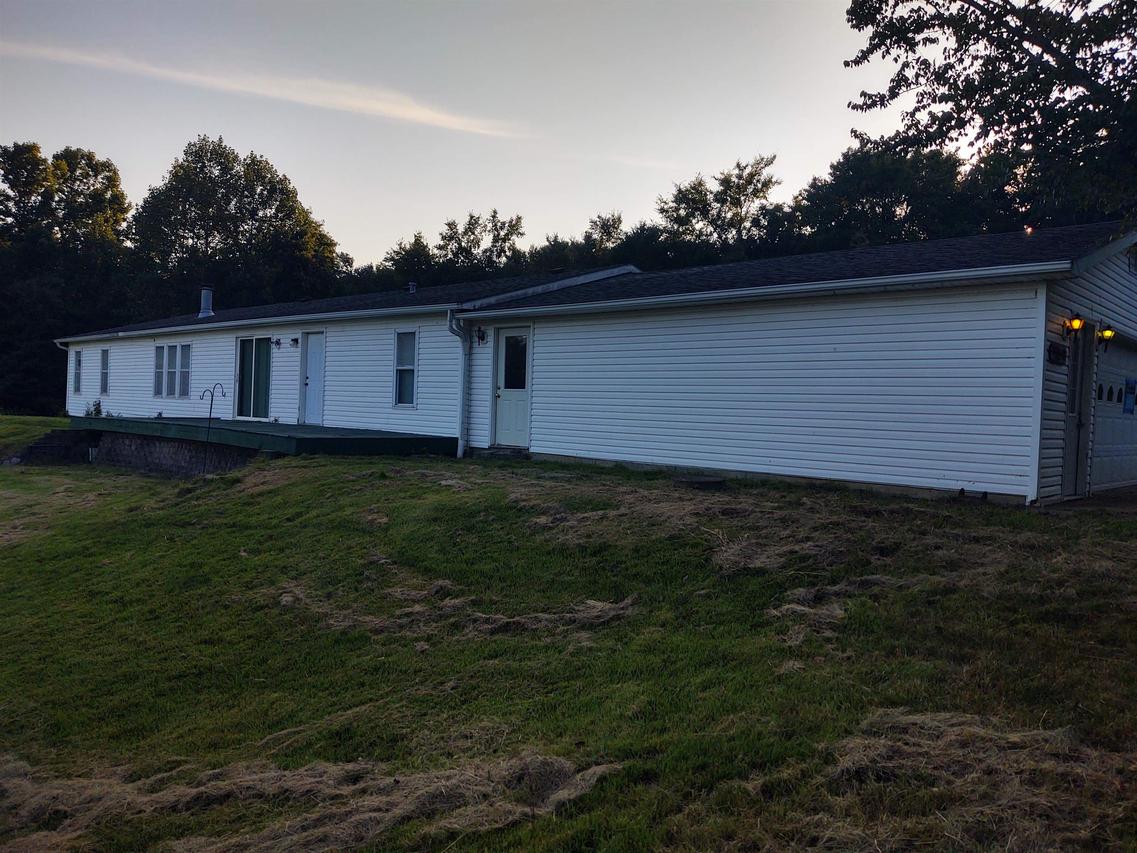 923 Ozark Rd., Ozark, IL 62972
