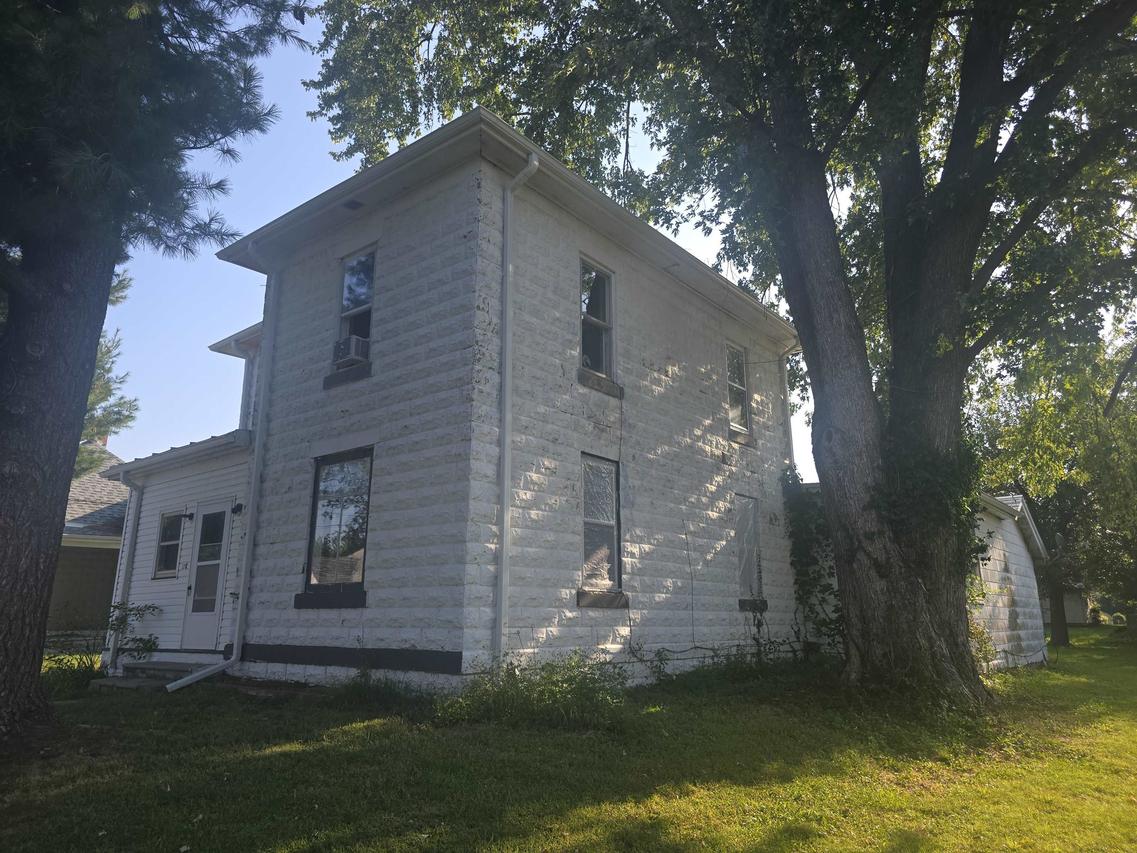 170 S Wilcox St., Nauvoo, IL 62354