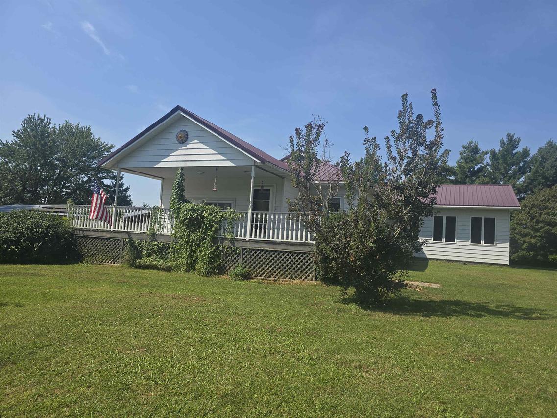 2696 E County Road 1200 St., Plymouth, IL 62367