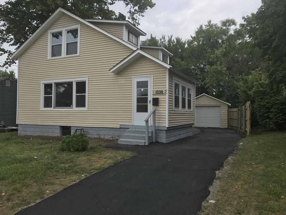 1038 North Ave., Aurora, IL 60505