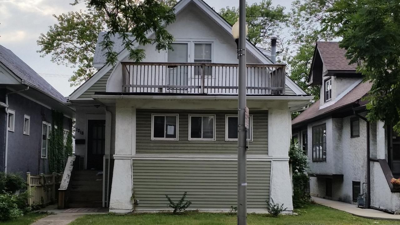 1218 N Austin Blvd., Oak Park, IL 60302