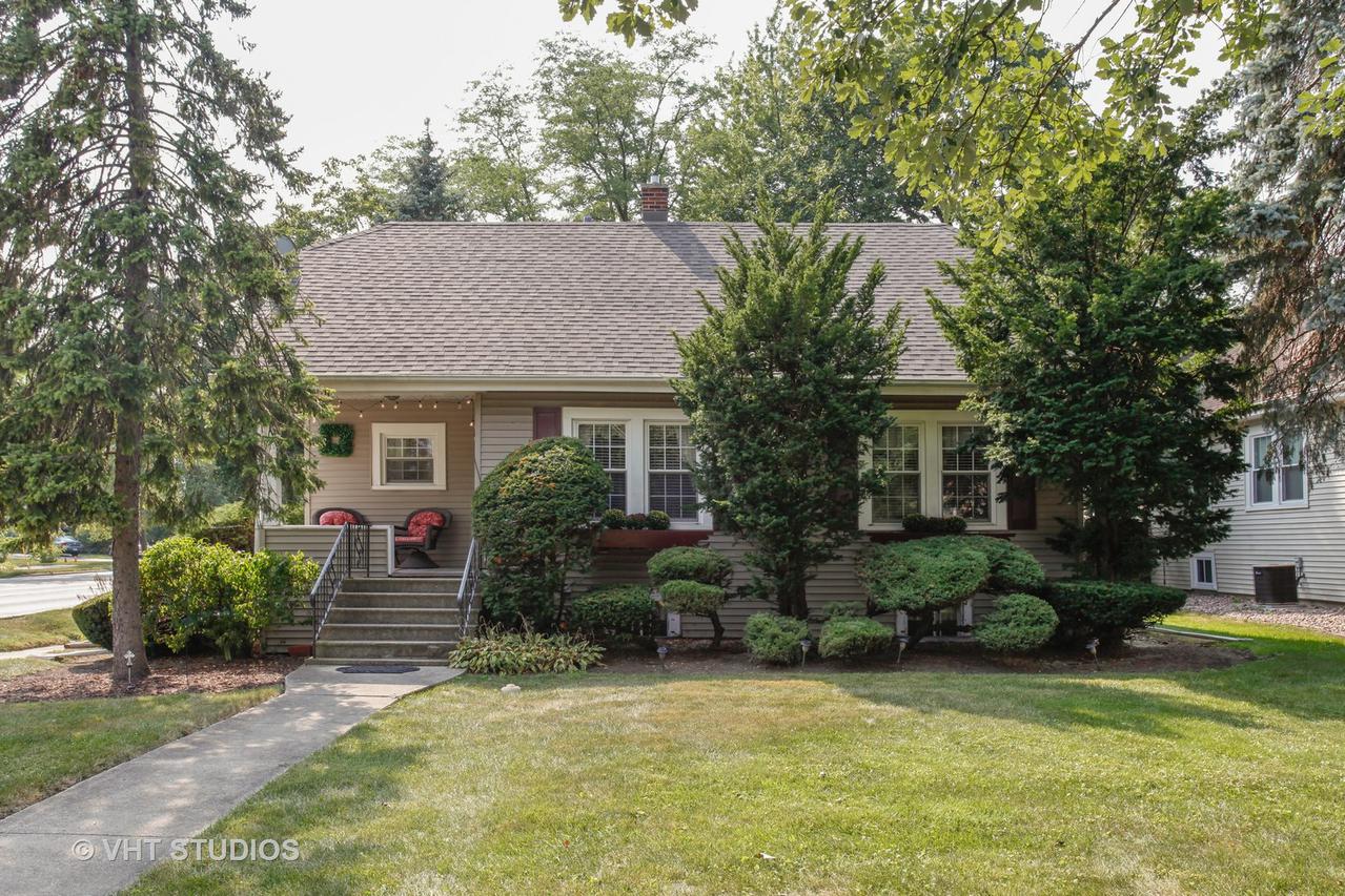5436 Cumnor Rd., Downers Grove, IL 60515