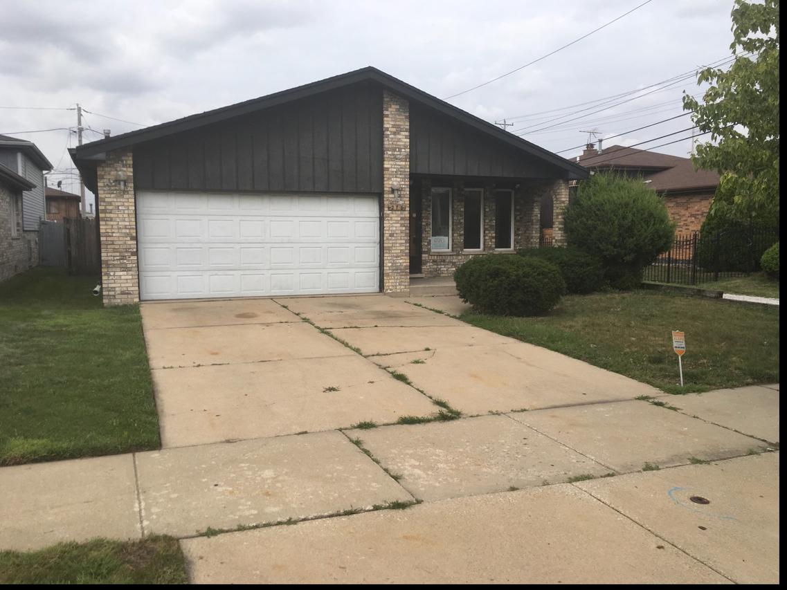 276 Escanaba Ave., Calumet City, IL 60409