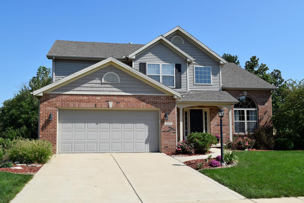 1212 E Oak Valley Rd., Mahomet, IL 61853