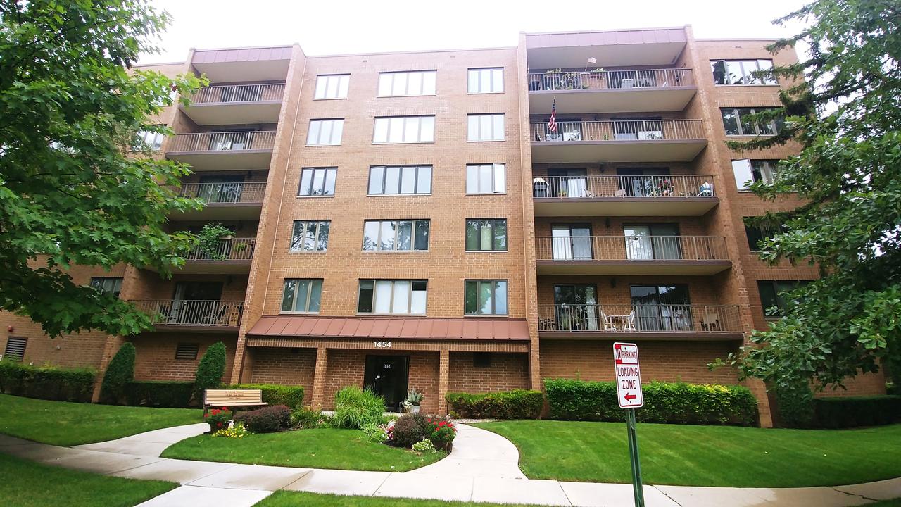 1454 Ashland Ave. #602, Des Plaines, IL 60016