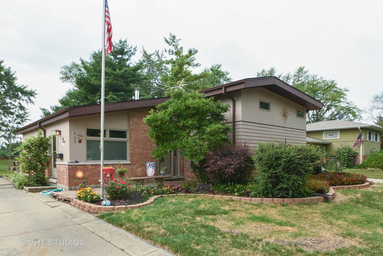 137 Westwood Dr., Park Forest, IL 60466