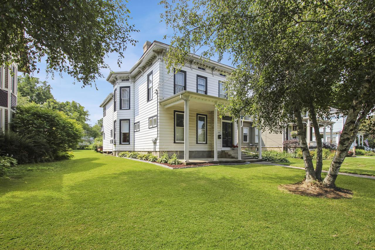 831 W Stephenson St., Freeport, IL 61032