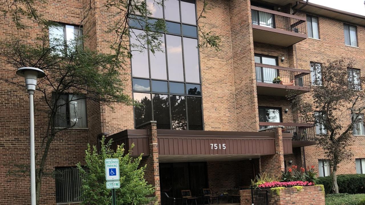 7515 Nantucket Dr. #402, Darien, IL 60561