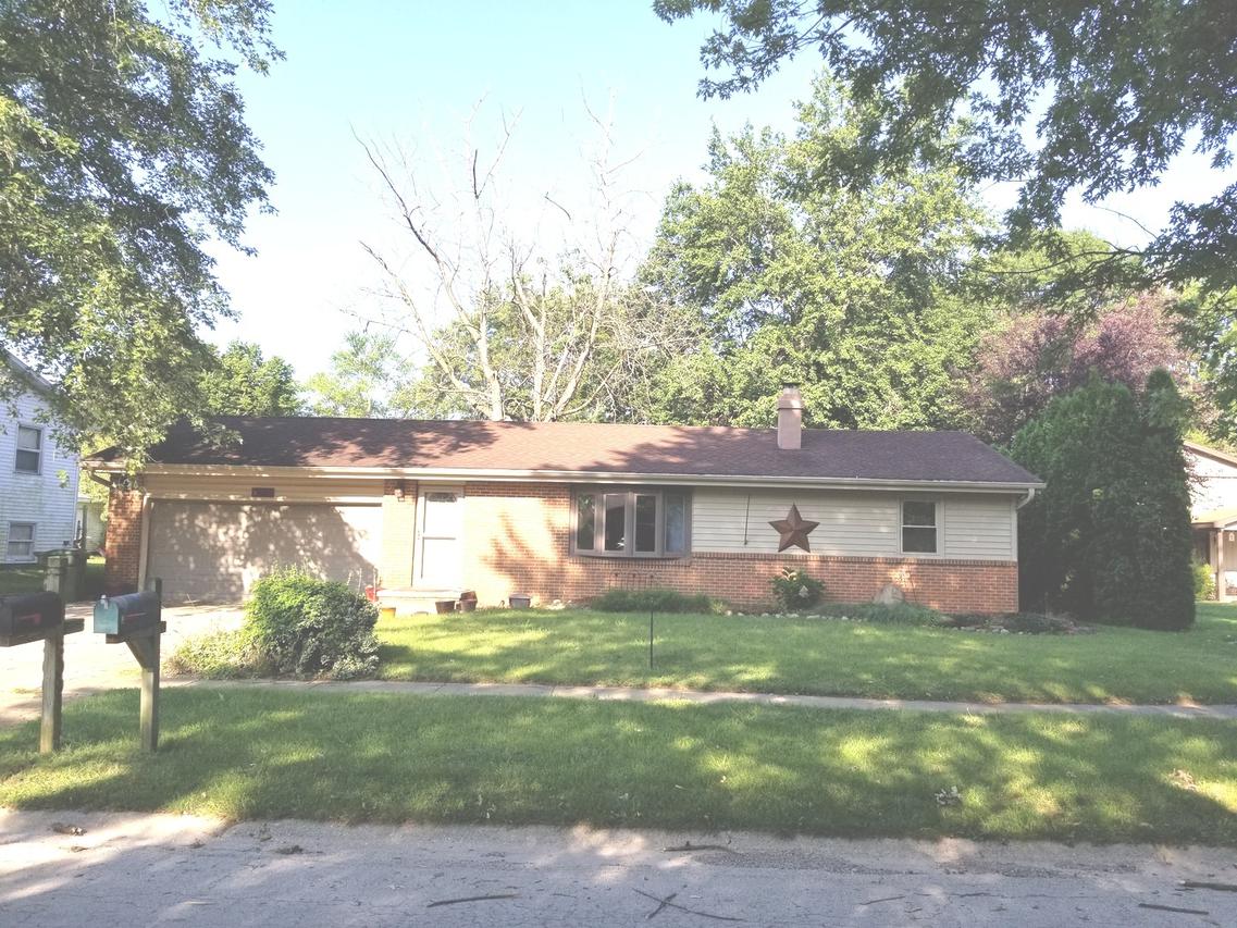 809 S Center St., Mahomet, IL 61853