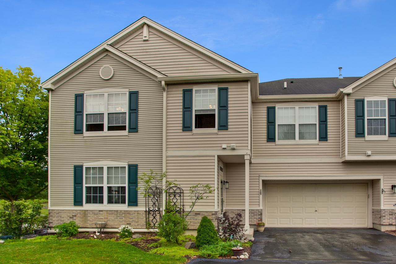 606 Arbor Cir. #2, Lakemoor, IL 60051