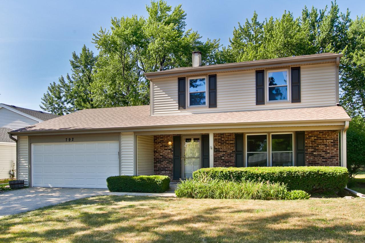 792 Stonebridge Ln., Buffalo Grove, IL 60089