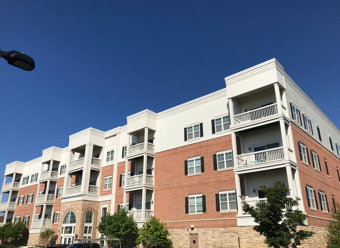 3975 Idlewild Ln. #302, Naperville, IL 60564