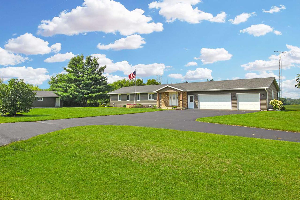 6142 W Stephenson Street Rd., Freeport, IL 61032