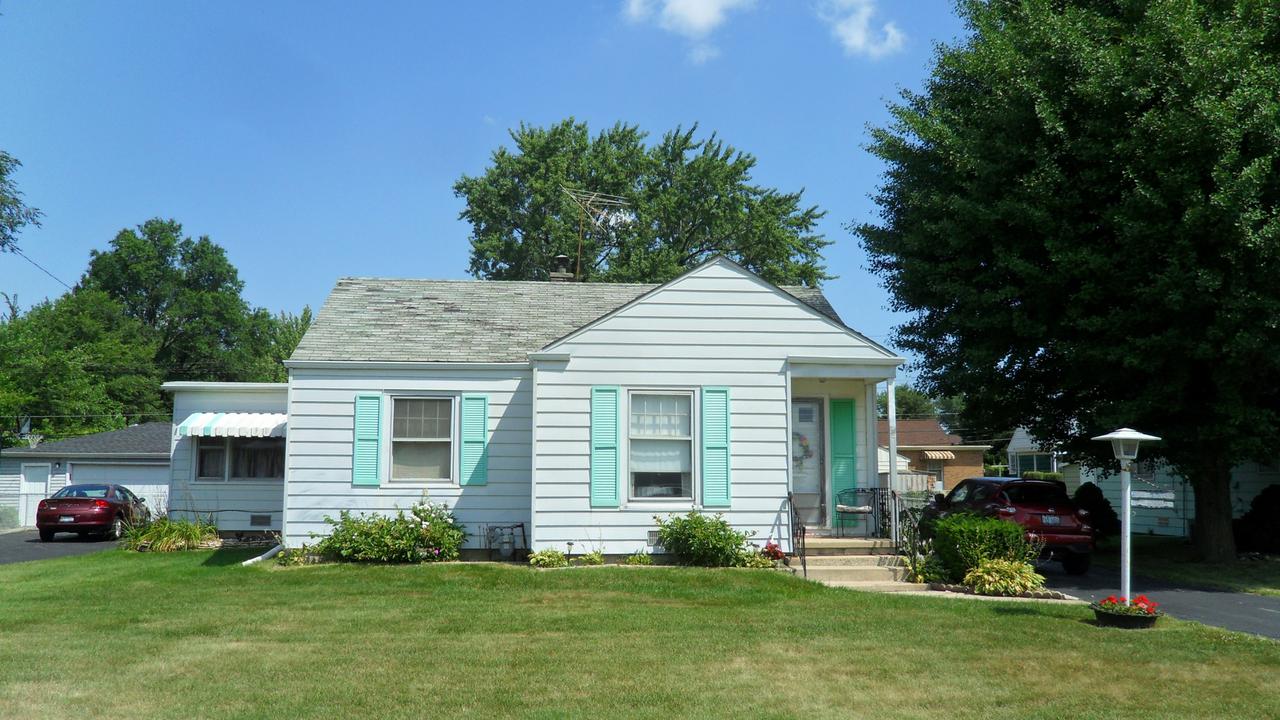 32 Whitehall Ave., Northlake, IL 60164