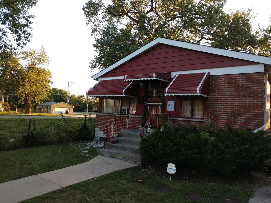 9352 S Lasalle St., Chicago, IL 60620