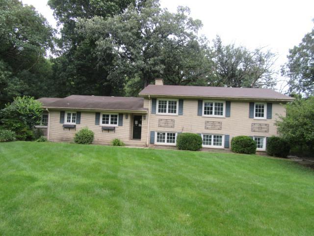 184 Stonegate Rd., Trout Valley, IL 60013