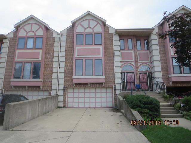 1221 Silo Hill Dr., Grayslake, IL 60030