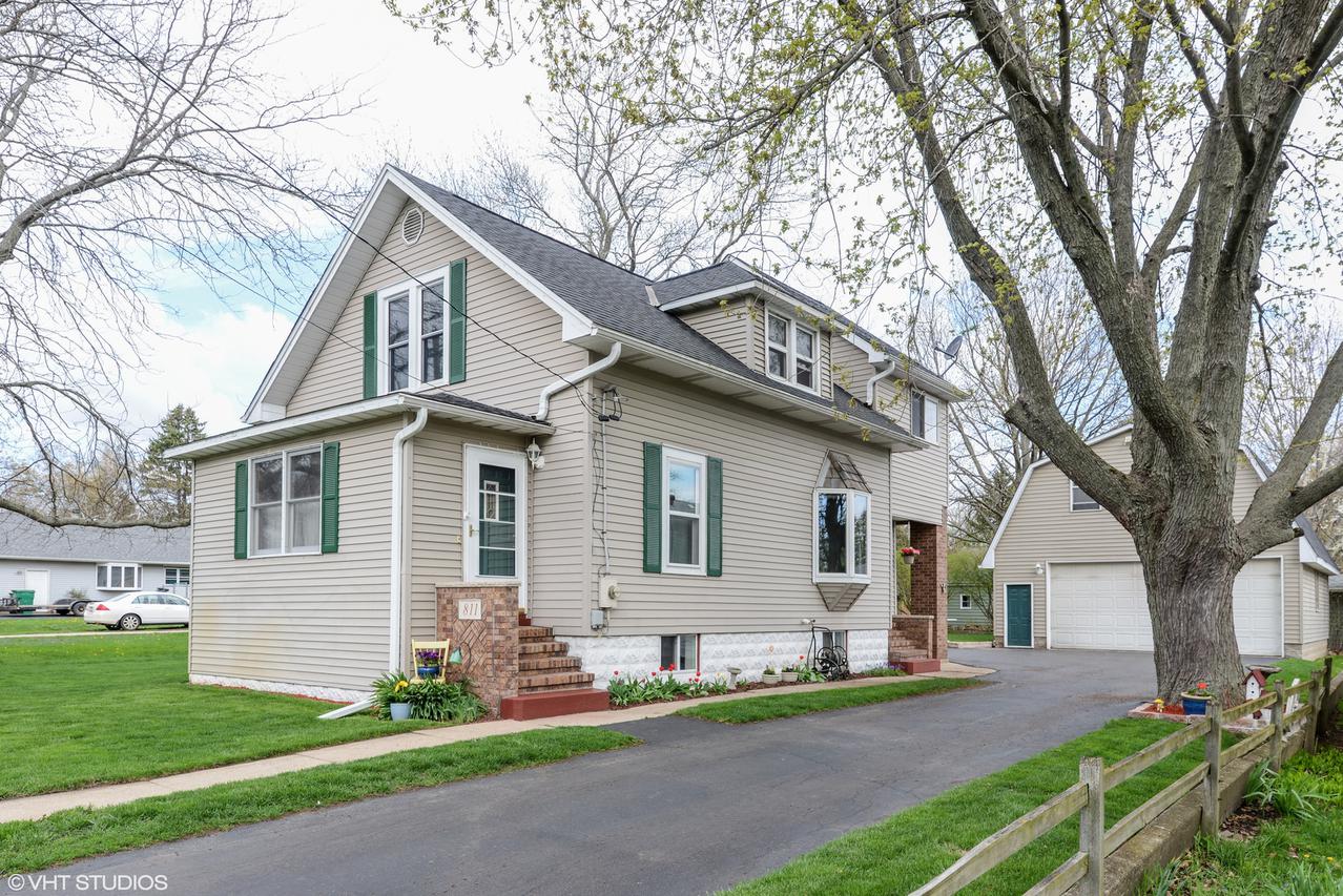 811 Esther Ave., Sycamore, IL 60178