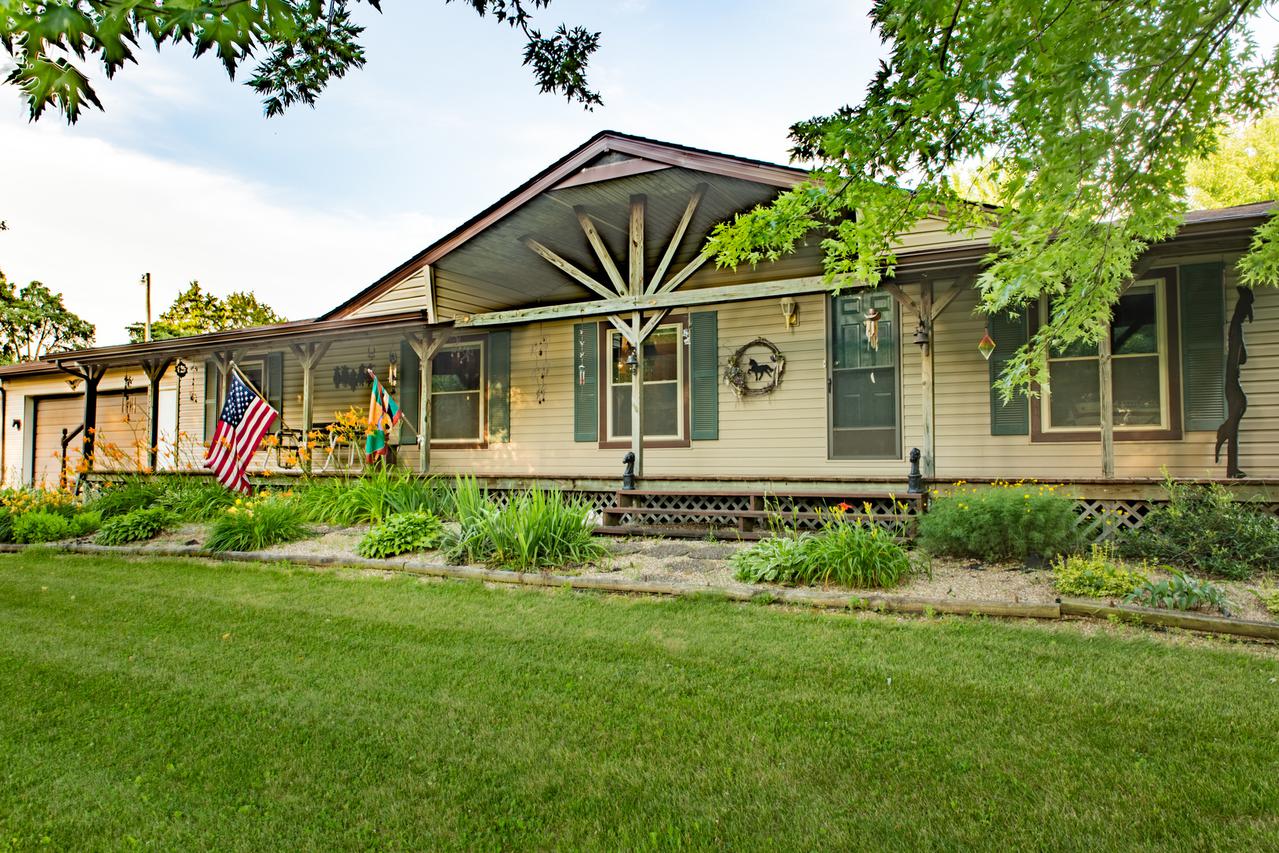 1818 Twist Rd., Franklin Grove, IL 61031