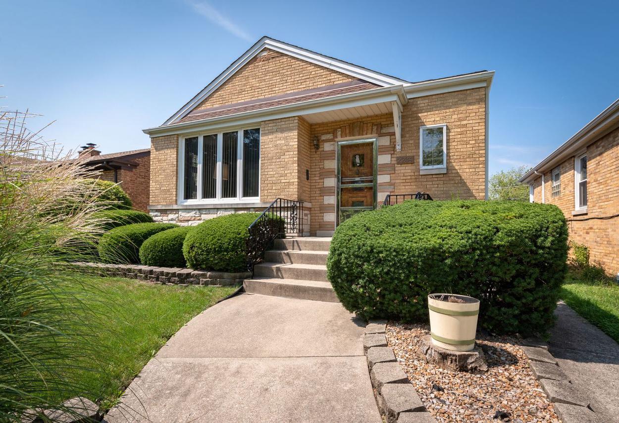 2234 S 12th Ave., North Riverside, IL 60546