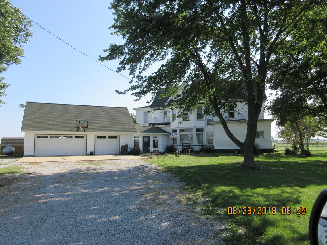 2770E 1050n Rd., Newman, IL 61942