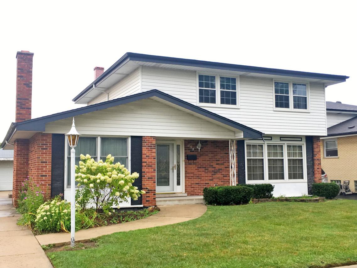 5632 W 100th St., Oak Lawn, IL 60453