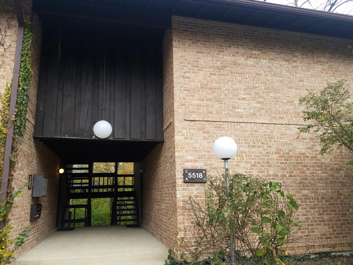 5518 E Lake Dr. #90-C, Lisle, IL 60532