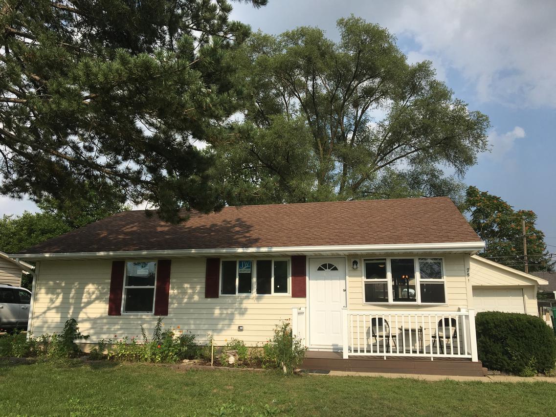 751 Hillcrest Dr., Romeoville, IL 60446