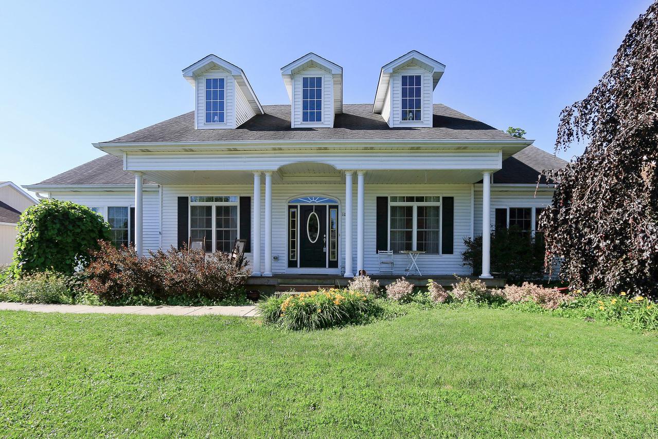 10381 Country Ln., Beach Park, IL 60087