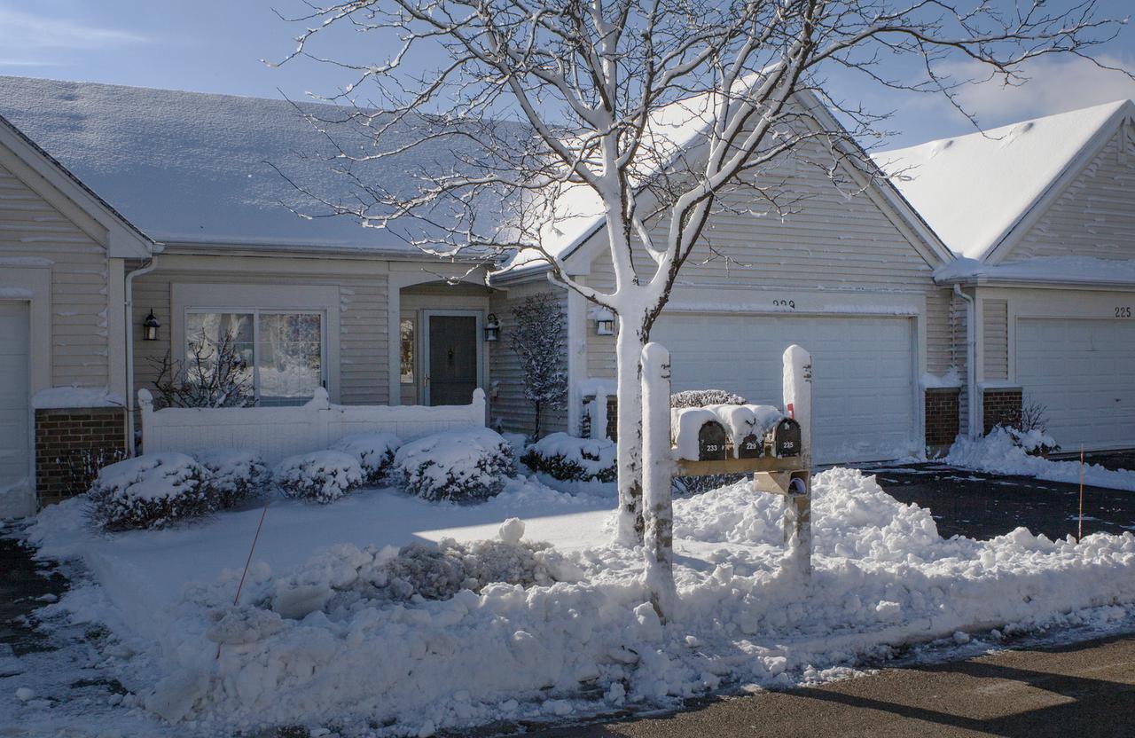 229 Enfield Ln., Grayslake, IL 60030