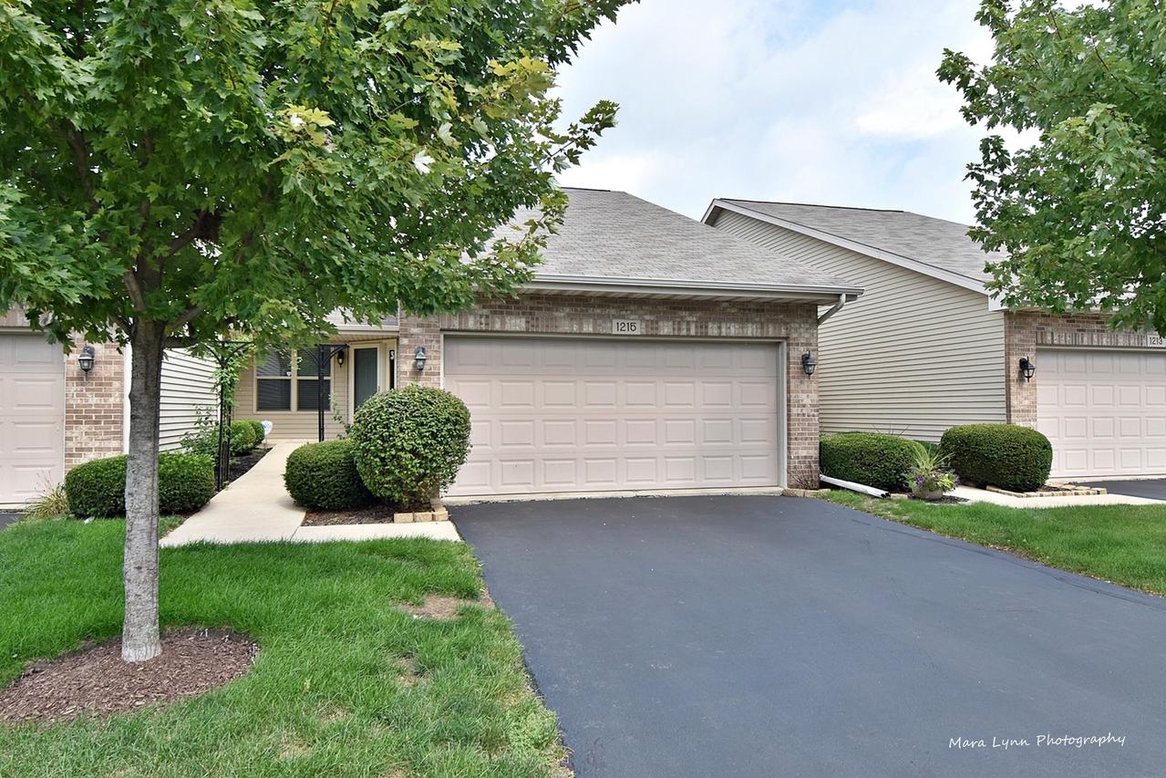 1215 Hathaway Dr., Sycamore, IL 60178