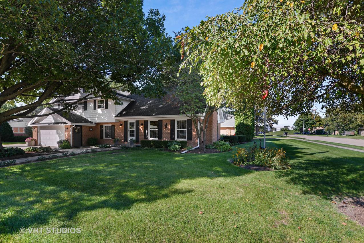 1711 Park Ave., Sycamore, IL 60178