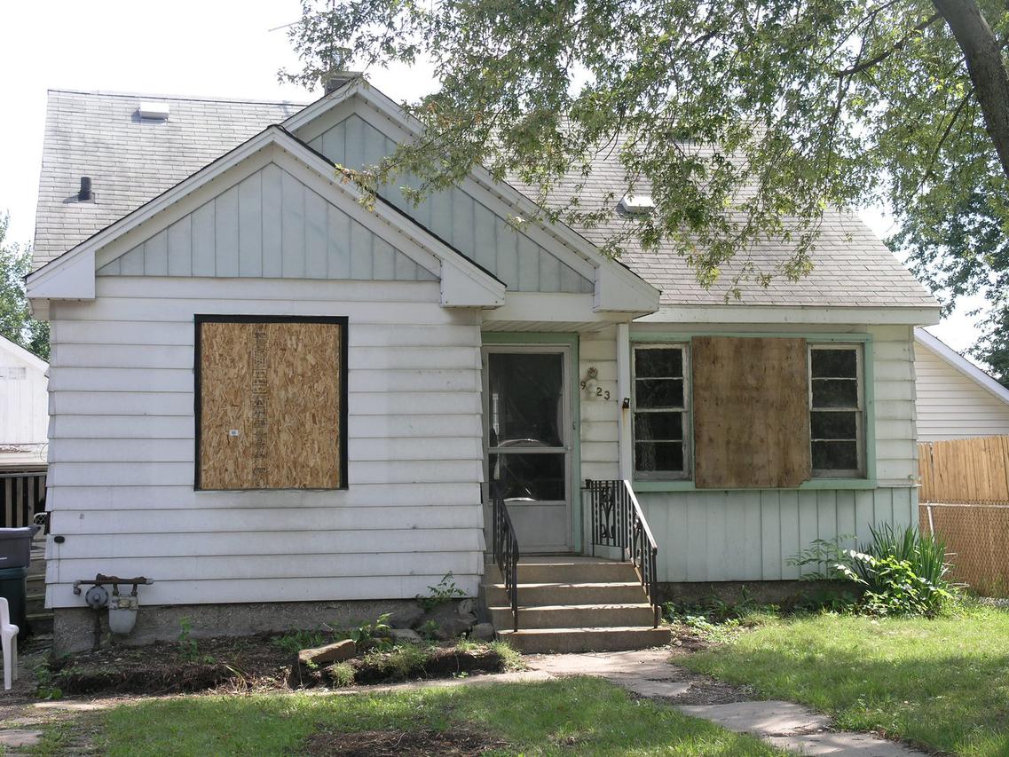 9523 Natoma Ave., Oak Lawn, IL 60453