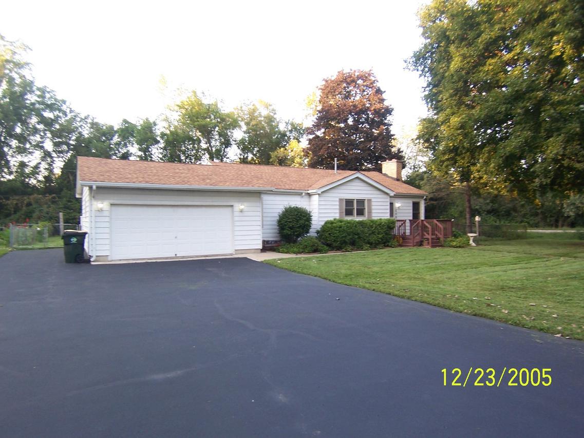 7608 Catalpa Dr., Wonder Lake, IL 60097