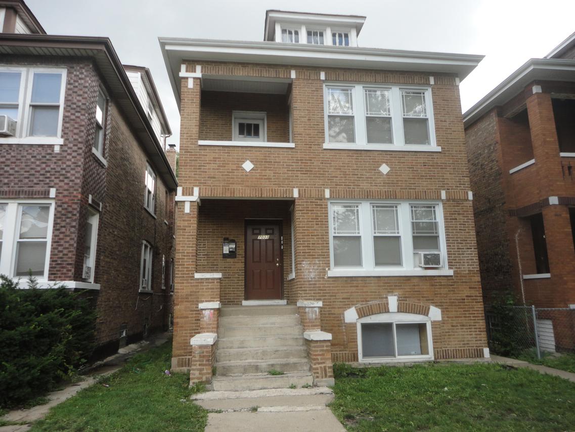 7033 S Maplewood Ave., Chicago, IL 60629