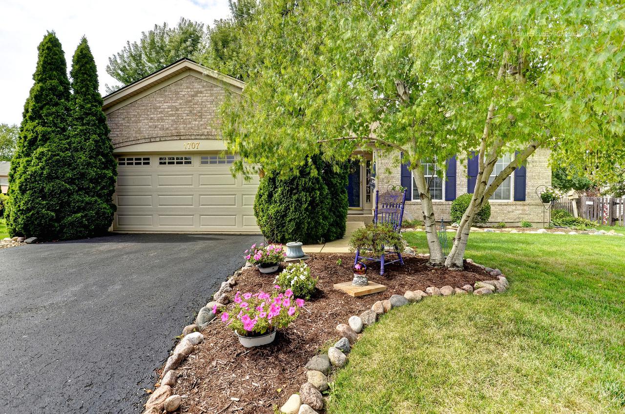 1707 Waterman Dr., Plainfield, IL 60586