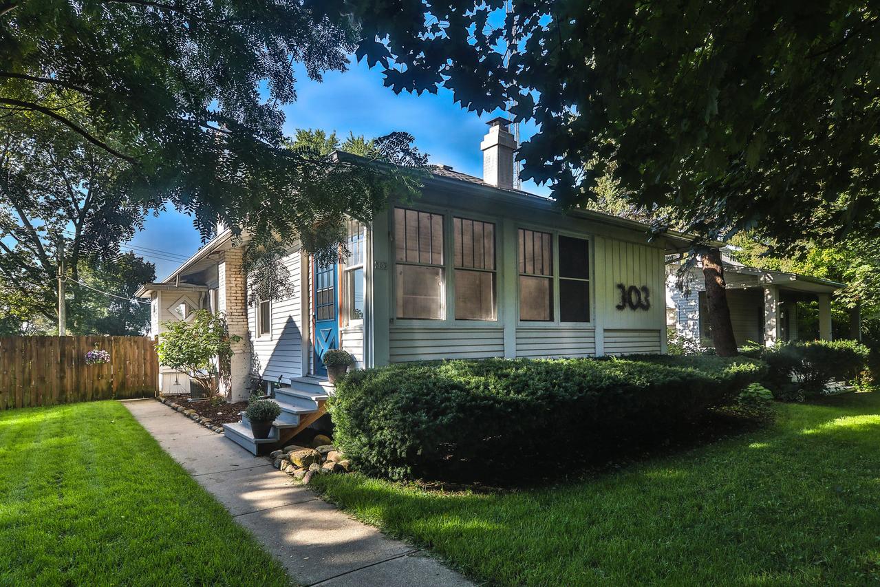 303 Main St., Monroe Center, IL 61052
